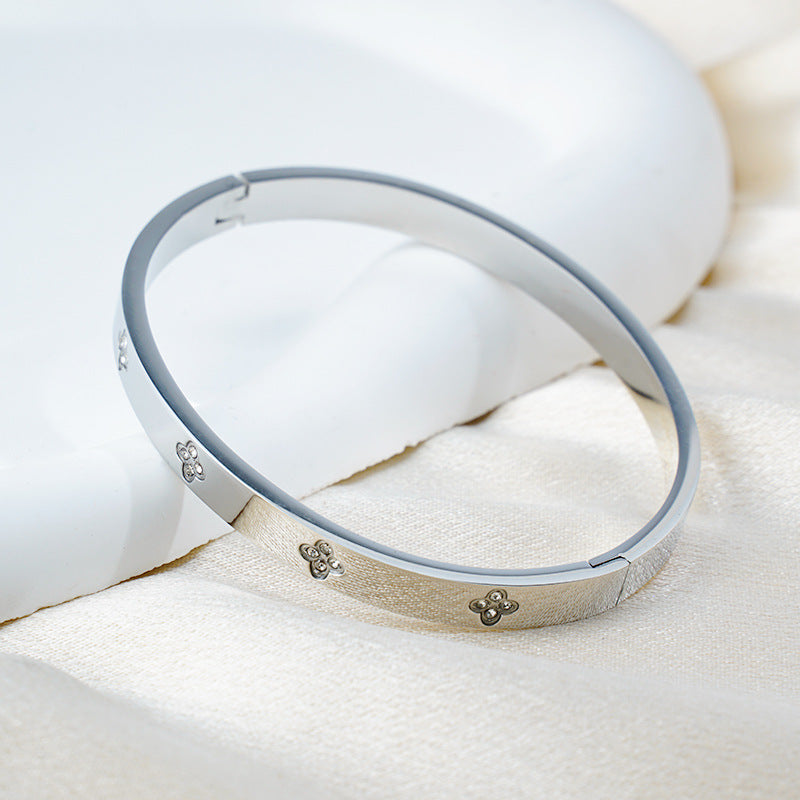 Whisper of Éire — Minimal Clover Bangle Bracelet (Electroplated Steel)