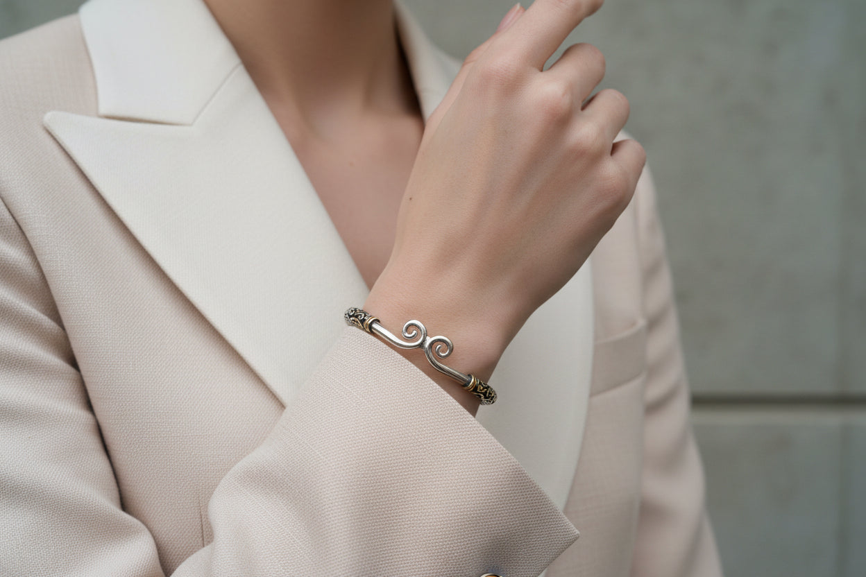 Valenedit | Presence Cuff