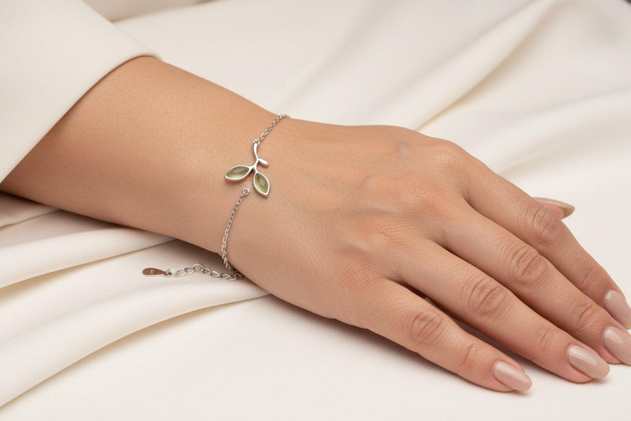 PGP Holiday | Renewal | Small tender green leaf silver bracelet 925 Sterling